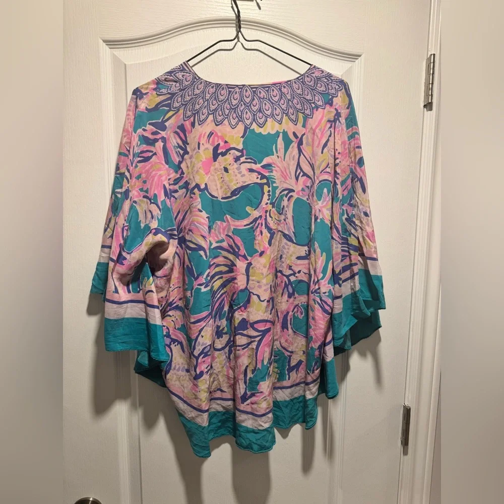 124- Lilly Pulitzer Lettie 100% Silk Caftan Patterned top - Picture 2 of 6